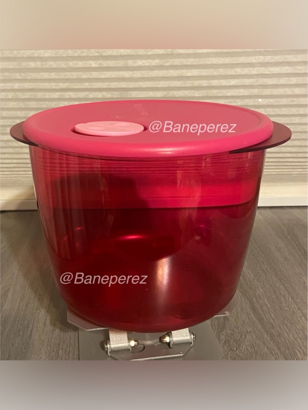 Tupperware Rock N Serve microwave Food Storage Container